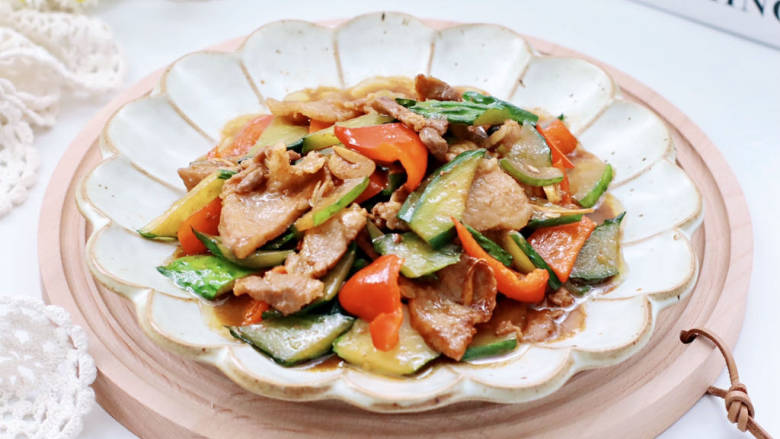 五花肉炒黄瓜,今天你grt到了吗!