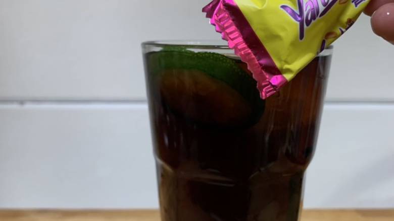 来杯自由古巴,放花生<a style='color:red;display:inline-block;' href='/shicai/ 10588'>糖</a>