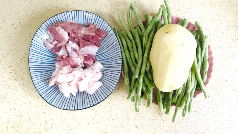 五花肉焖饭,准备好食材