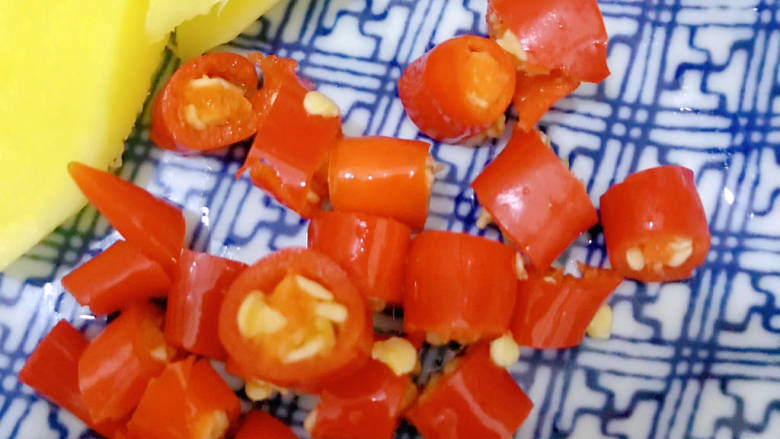 胡萝卜烧排骨,蚝油少许<a style='color:red;display:inline-block;' href='/shicai/ 62'>辣椒</a>🌶️