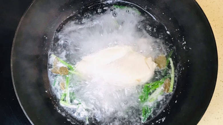 口水鸡丝,大火煮沸,关火,焖十分钟