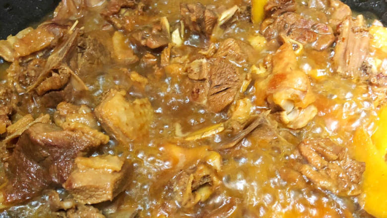 红烧鸭块,鸭肉炖至软糯,留一些汁水
