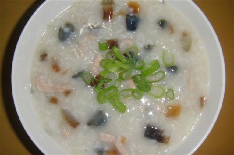 瘦肉皮蛋粥