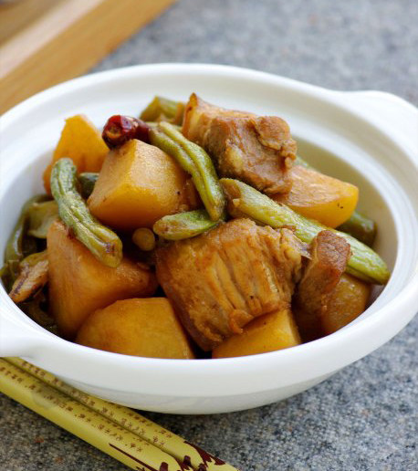 土豆花肉炖豆角