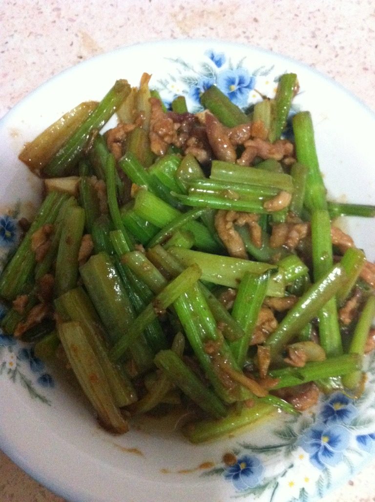 芹菜肉丝