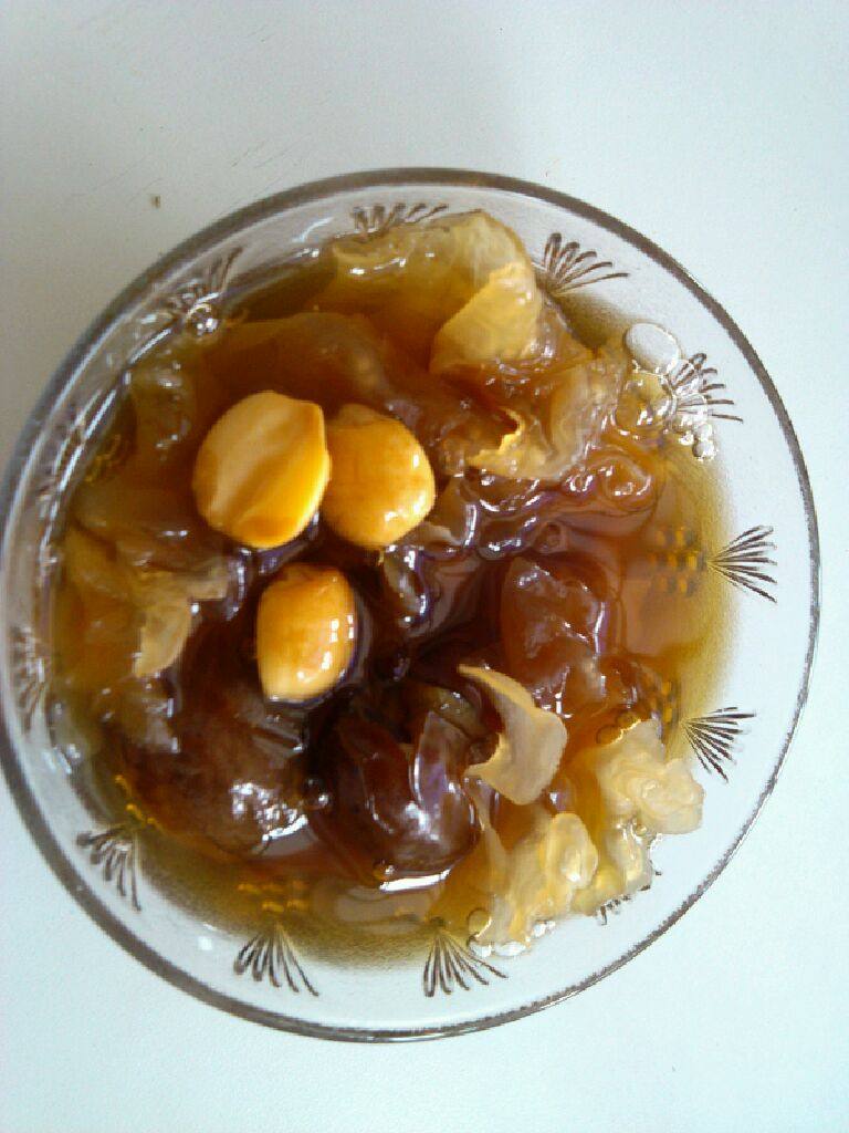 电饭锅银耳莲子羹