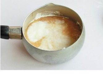 韩国泡菜,倒入苹果汁、梨汁,用中火熬成糊状;