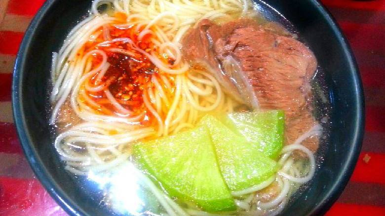 上汤牛肉面