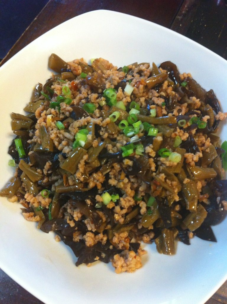 肉末木耳炒榨菜