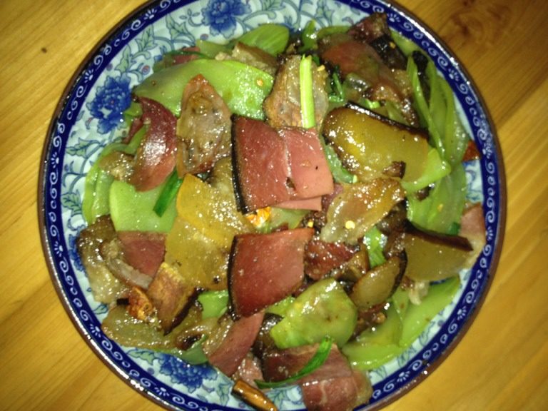 腊肉从老家带过来的，谢谢奶奶特地為我留的，好吃