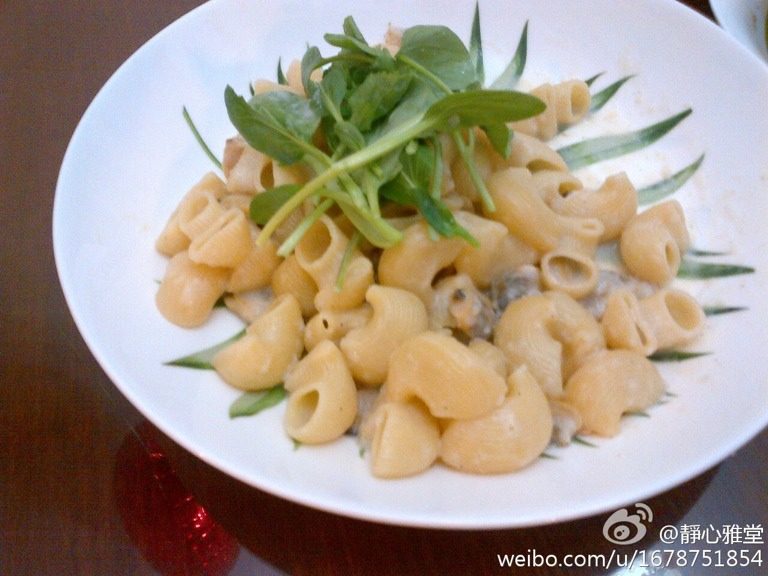 芝麻菜白汁海鮮意粉