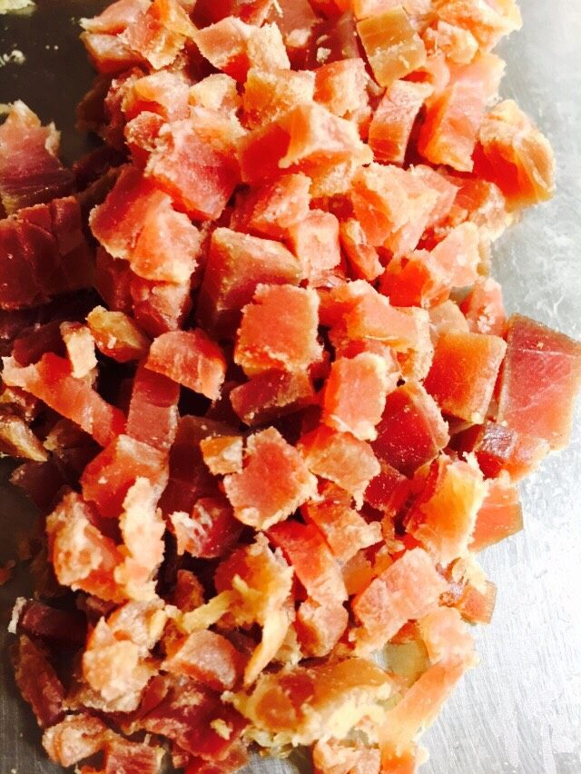 姜蛋炒饭,火腿切粒