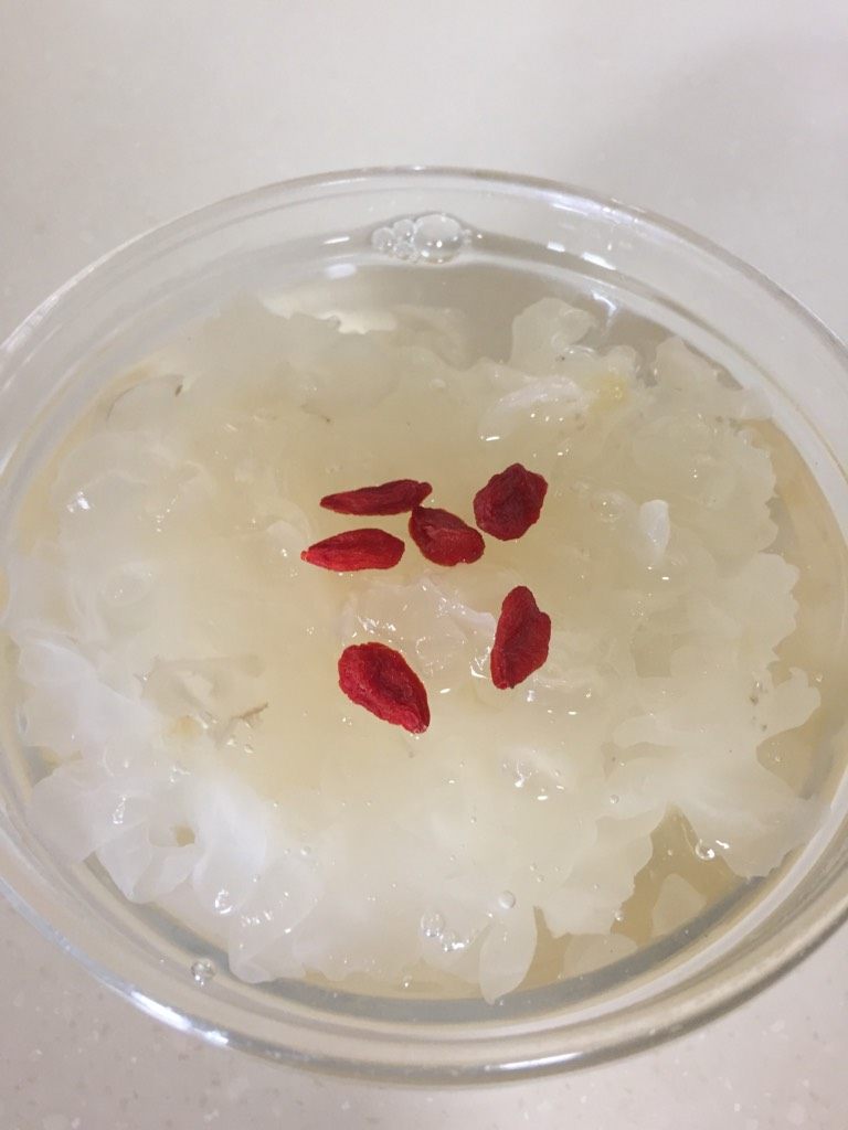 雪莲子银耳羹