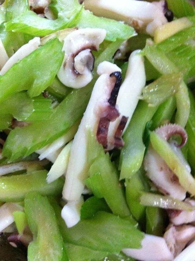 墨鱼炒西芹