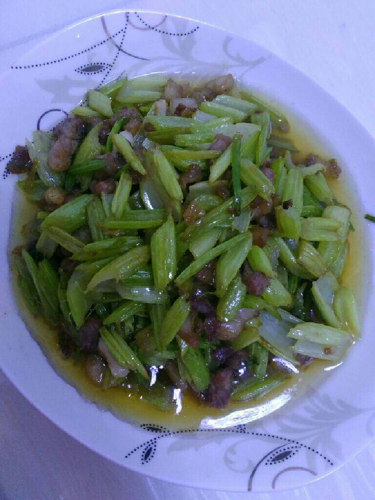 芹菜炒瘦肉