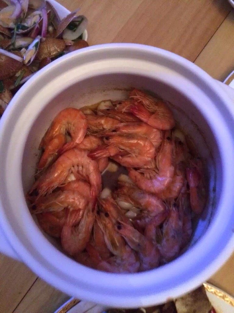 瓦罐焖大虾
