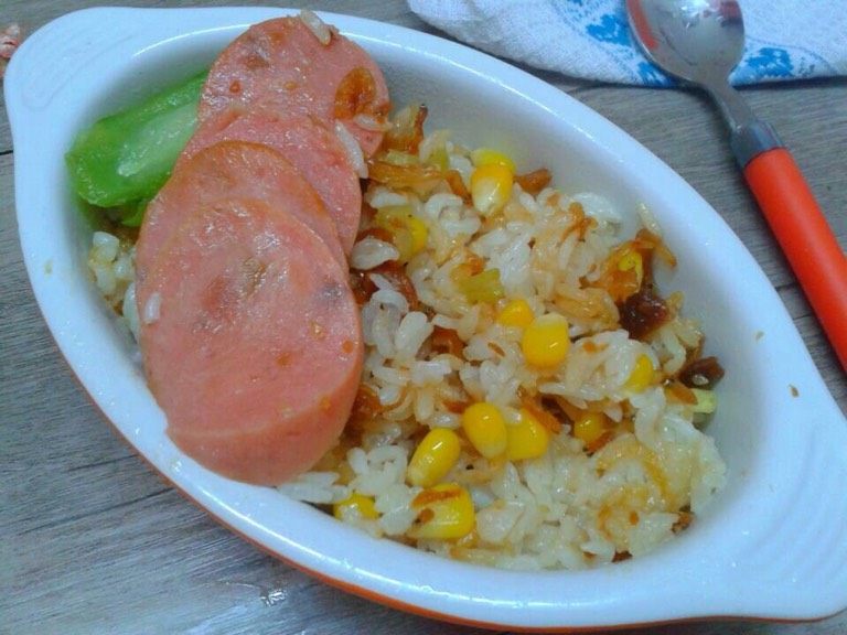 海鲜酱煲仔饭