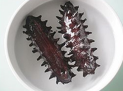 海参大枣藜麦汤,海参浸泡两个小时让其软化；
