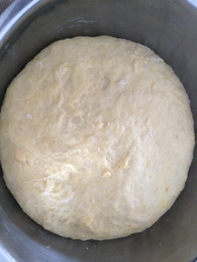 麻花（甜版）,如图发酵好的面团闻起来会有点酸酸的