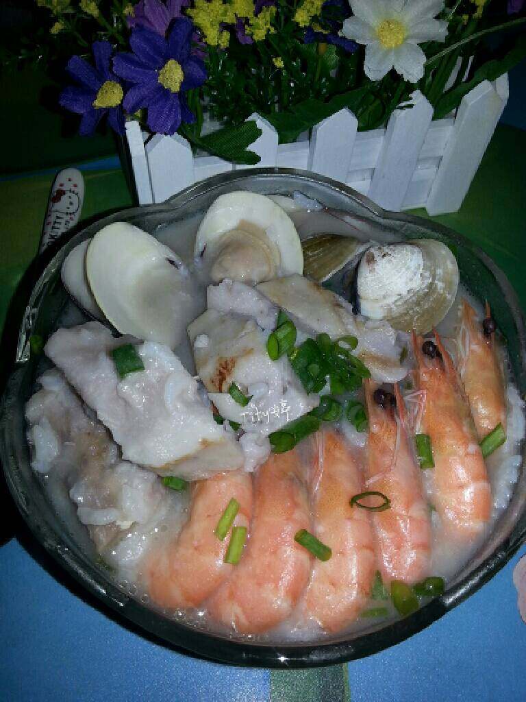 青锇鲜虾芋头饭