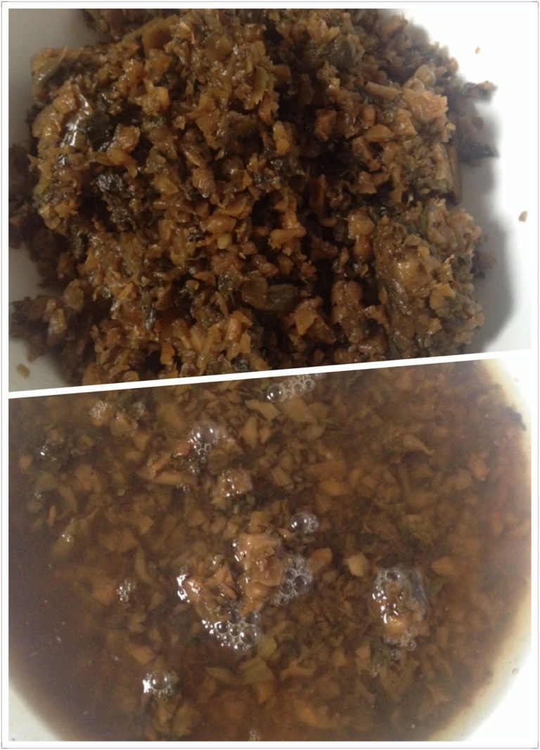 梅菜扣肉,梅干菜放入碗中,加入清水泡四小时