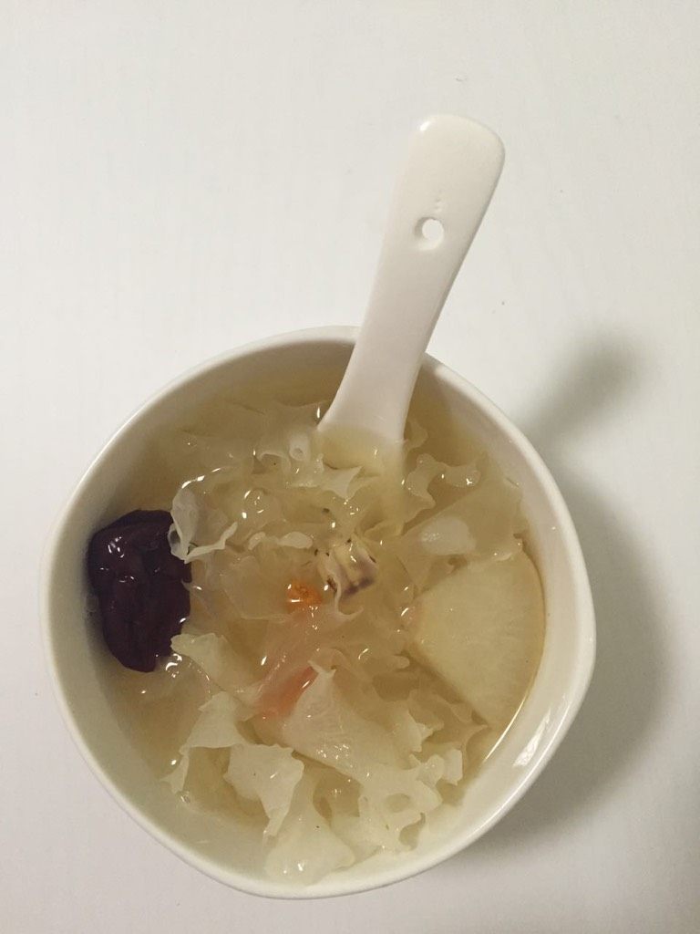 银耳雪梨羹