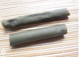 抹茶细沙水果卷,卷好的水果卷稍放置,切段即可。