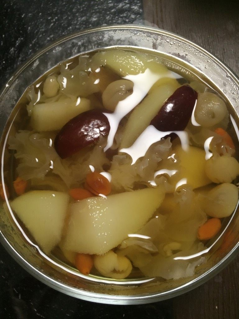 冰糖雪梨银耳饮