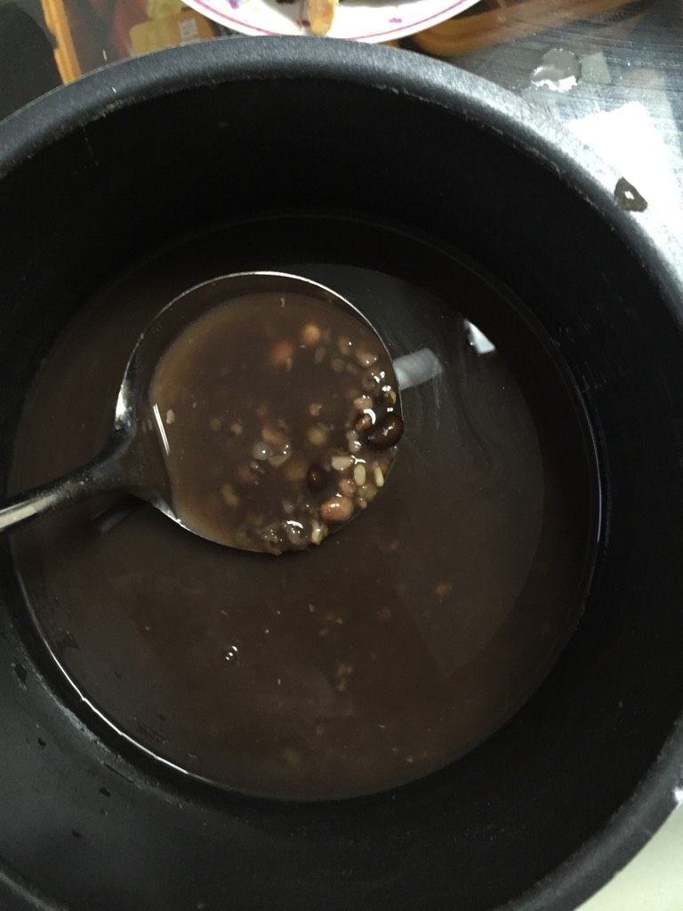 八宝粥,如图时间到了，打开锅盖，可以吃了