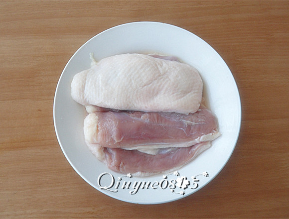 五果鸭,<a style='color:red;display:inline-block;' href='/shicai/ 320'>鸭肉</a>洗净