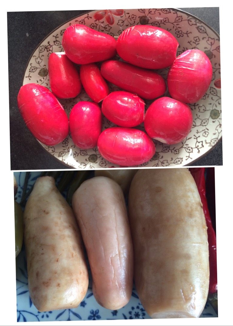 酸菜萝卜鸭,如图新鲜的是泡之前的,洗干净阴干泡入泡菜坛子很久很久就是下面那样(可在超市买)