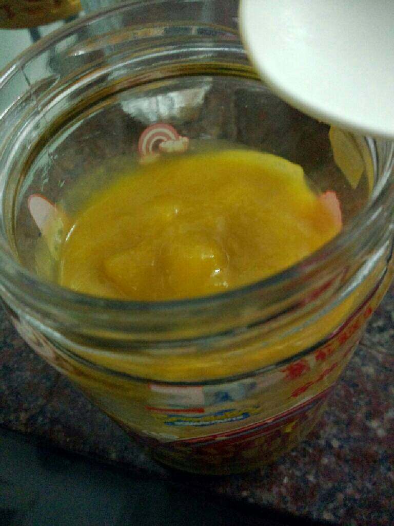 芒果酱,待凉后装进瓶子里即可