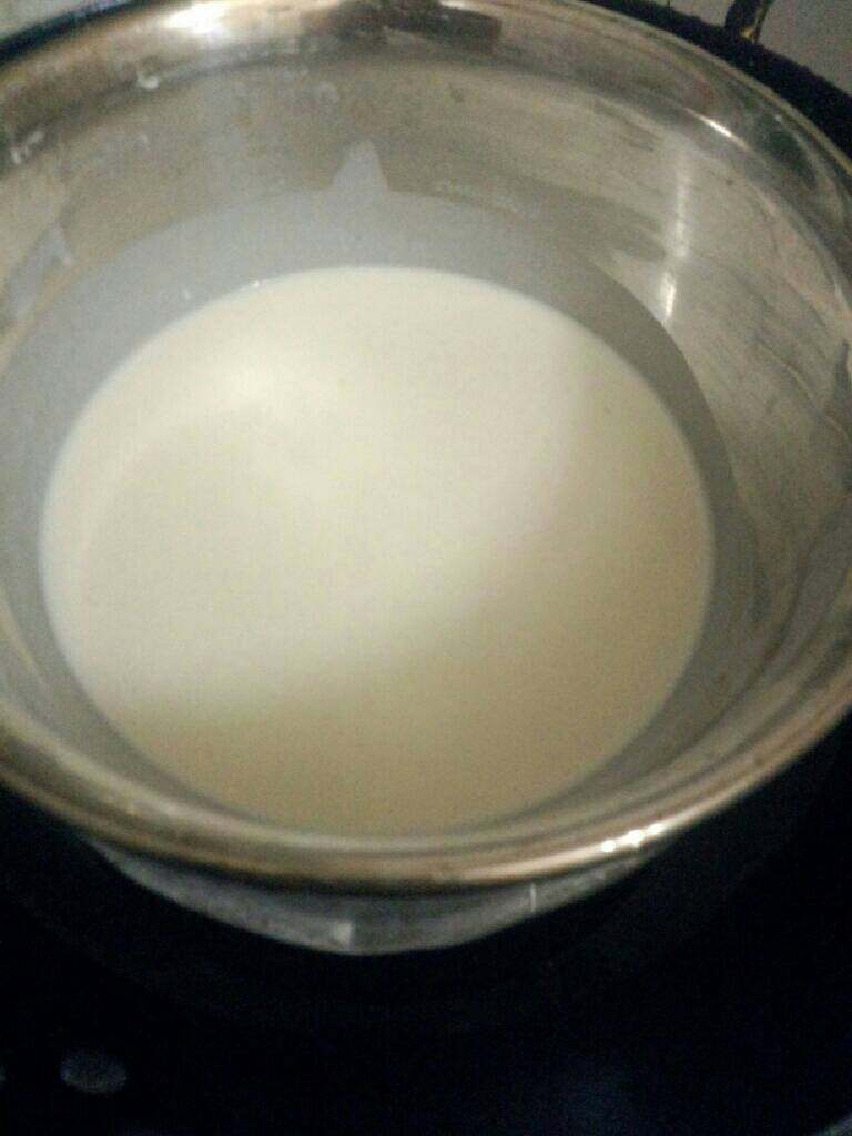 芒果酱糯米滋,在隔水蒸十五分钟左右
