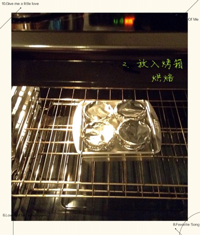 法式奶油豆腐布丁,把奶油和豆浆的混合液烧开(只要旁边起泡就可),烧制过程中加入香草精,与此同时把蛋黄搅匀;然后把烧开的奶油豆浆慢慢倒入蛋黄内,同时不断搅匀它们;完成后,将刚才的液体过滤一下,倒入4个布丁杯然后将其用锡纸包住,放入已有开水的烤盘中,水大约到杯子的一半,送入烤箱,温度在150度,烤35-40分钟左右。