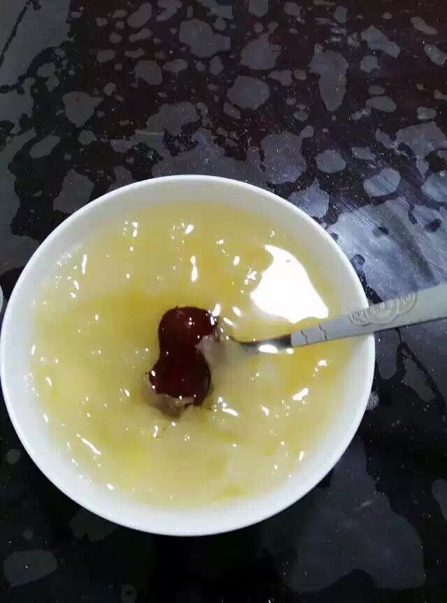银耳莲子羹