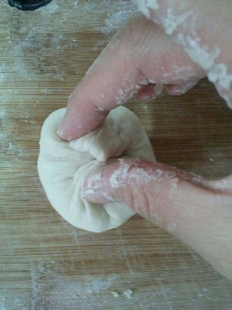 粉丝煎饼,两边角捏在一起