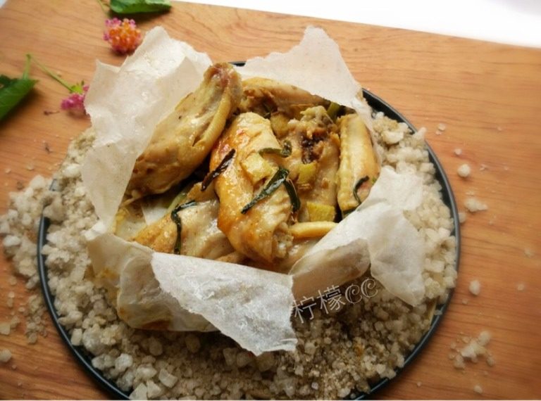 大漠飞沙翅,如图从油纸上方撕开即可食用