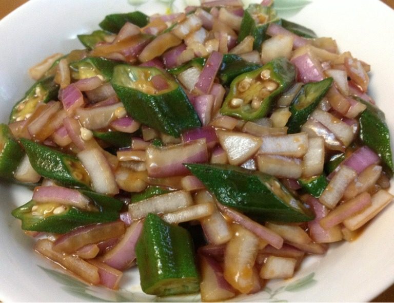 秋葵拌洋葱
