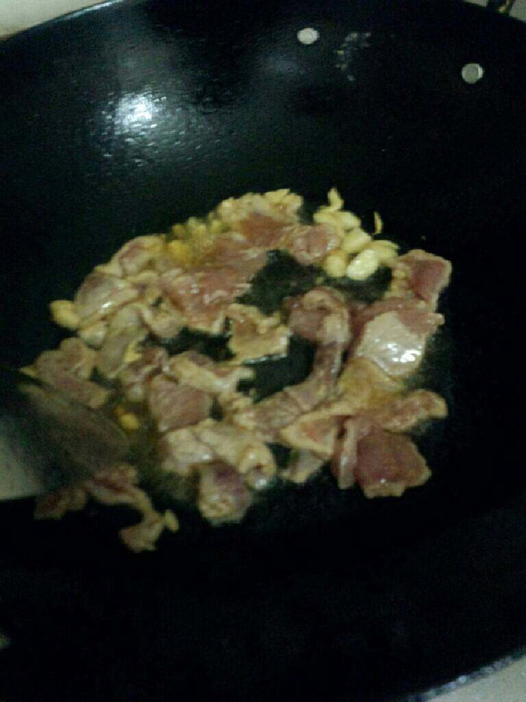 苦瓜炒肉片,在放肉片略炒