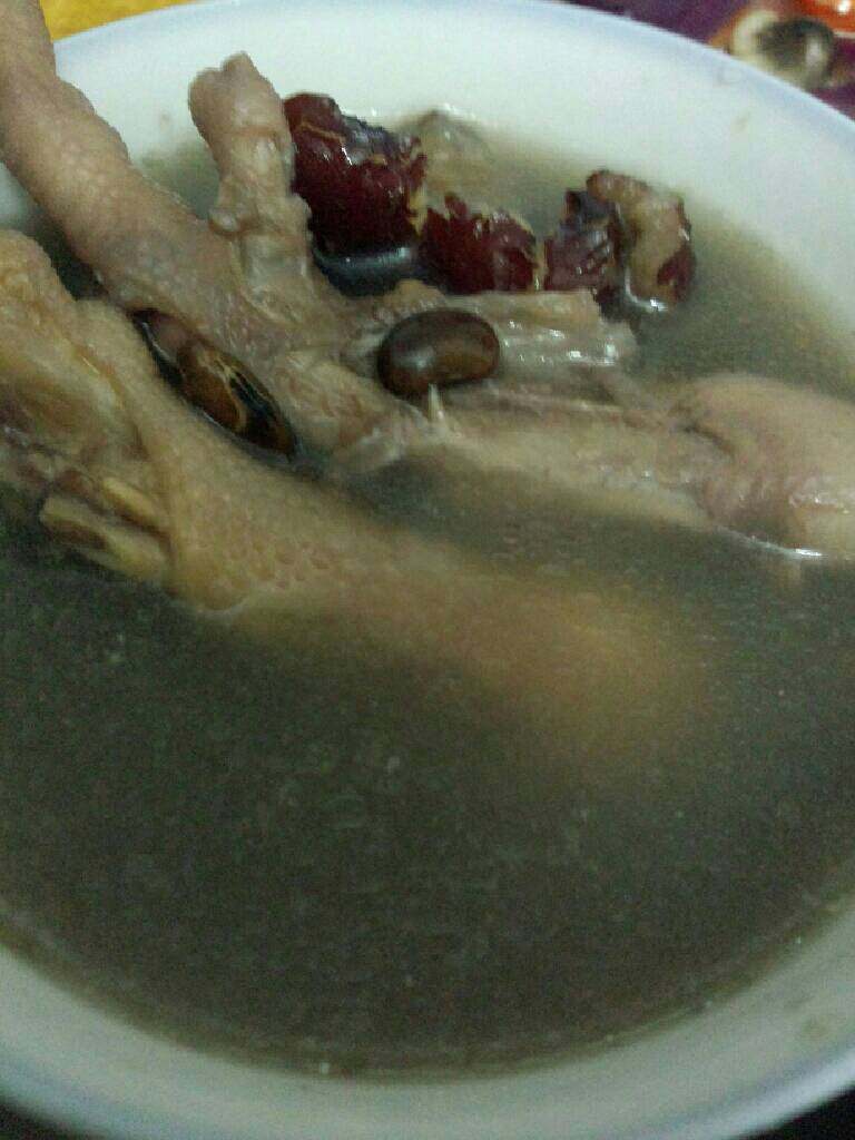 凤爪黑豆红枣汤