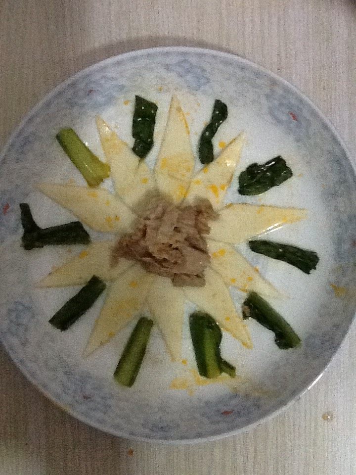 羊肉金沙河面片,最后装盘出锅