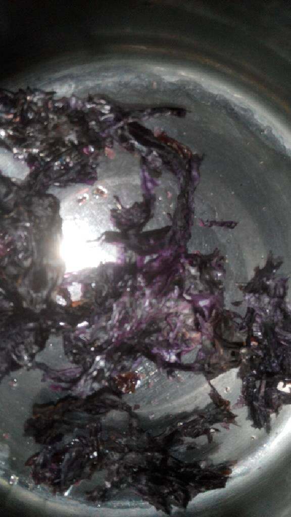 金沙河面片汤,在碗中放入<a style='color:red;display:inline-block;' href='/shicai/ 273'>紫菜</a>，把刚出锅的汤倒入盛有<a style='color:red;display:inline-block;' href='/shicai/ 273'>紫菜</a>的碗中