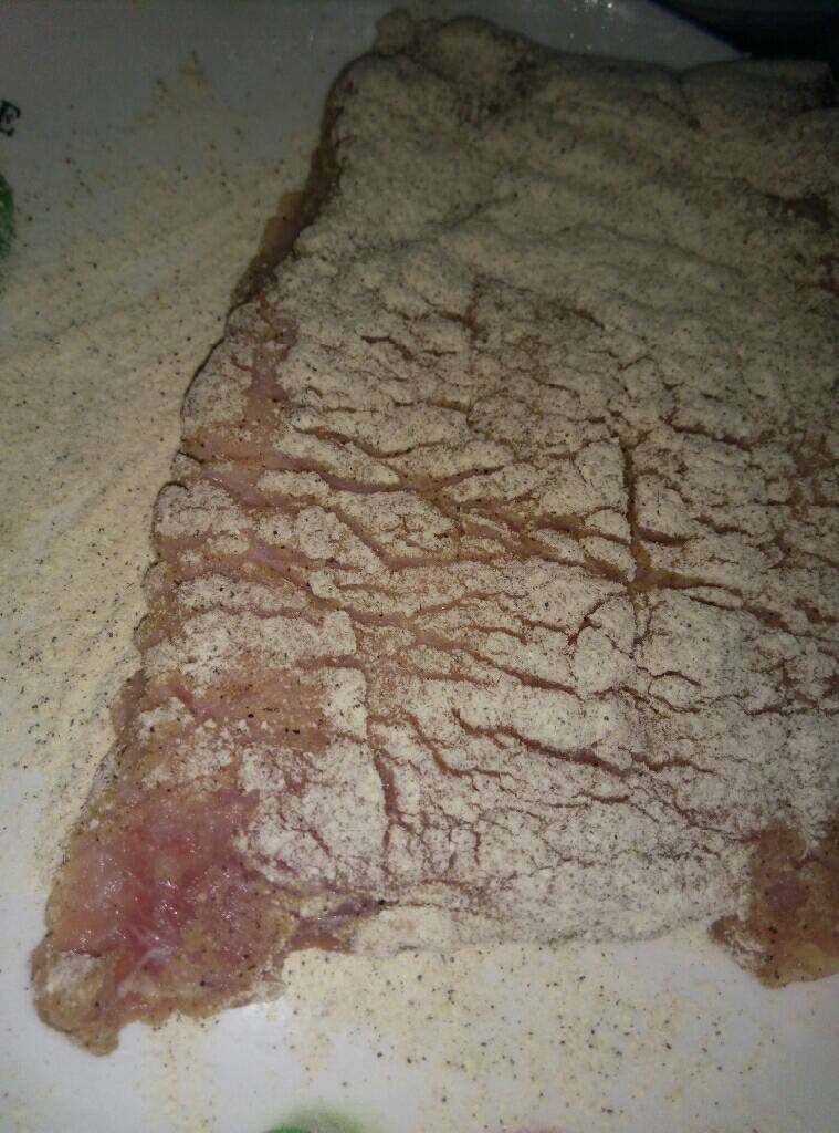 炸猪排,如图沾上猪排粉
