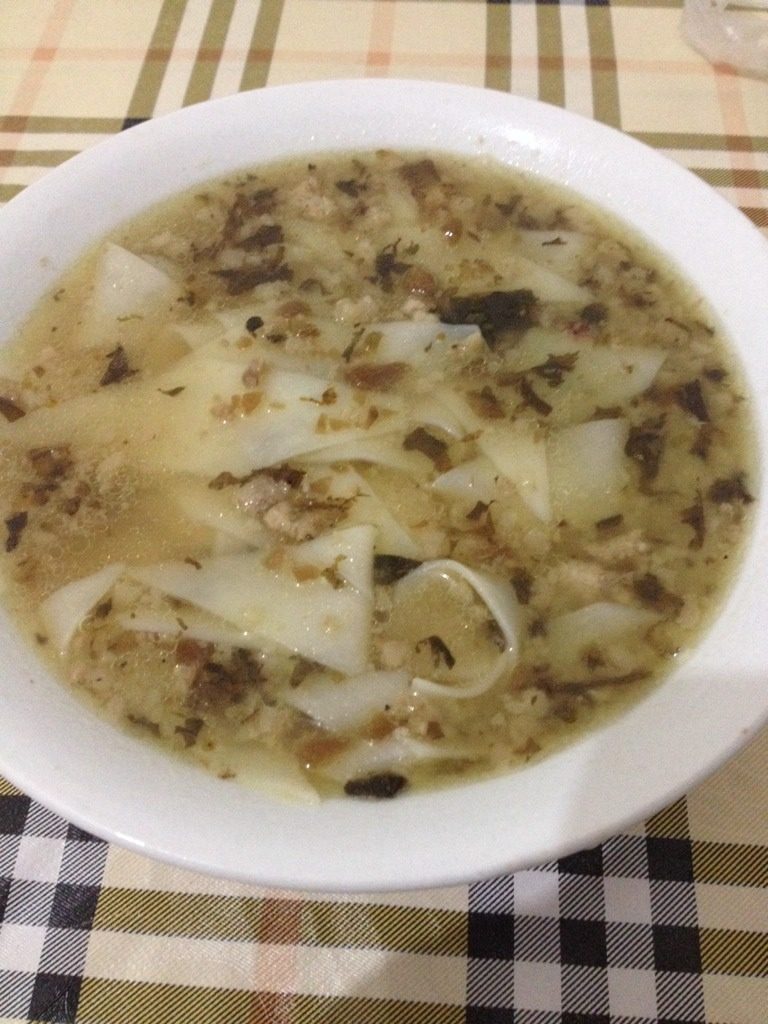 炸酱刀削面,如图