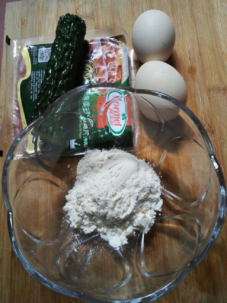 火腿片鸡蛋卷,准备好食材。