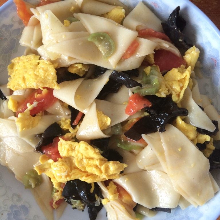 木耳鸡蛋烩面
