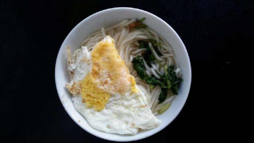 金沙河酸辣鸡蛋面