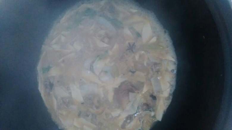 地锅鸡肉白菜面片,一锅热气腾腾的地锅鸡肉白菜面片就做好了