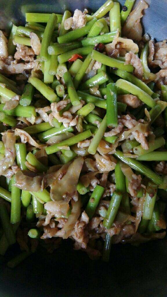 榨菜蒜薹炒肉