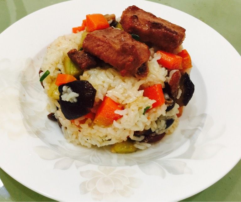 腊肠排骨焖饭